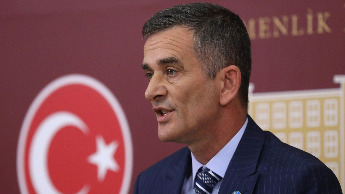 İstanbul’daki iki köprü ve otoyolların işletme hakkı devri iddiası meclis gündeminde