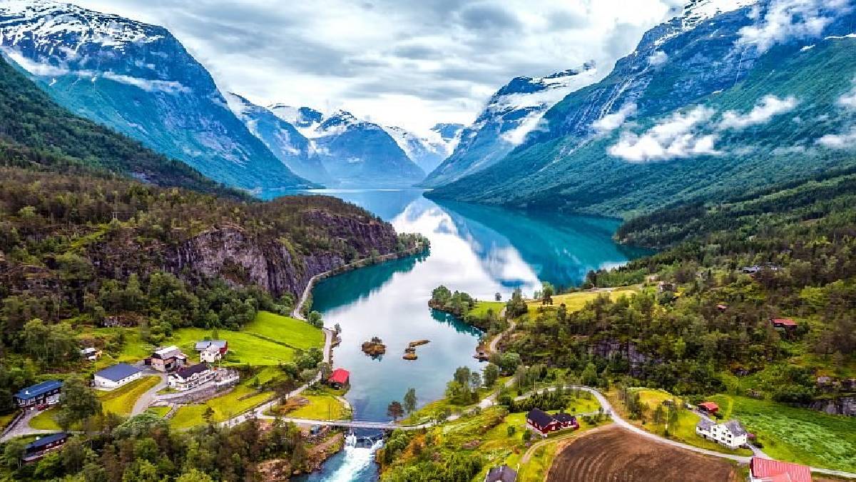 Teknolojiden sonuna kadar yararlanan ülke! Bisikletler için bile asansör bulunuyor