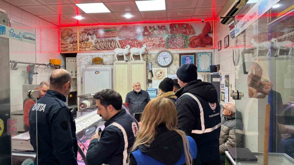 Ramazan fırsatçılığı bu kasaptan sökmüyor! Bütün kasaplar fiyat artırırken o ‘Aşırı buldum’ deyip kafa tuttu