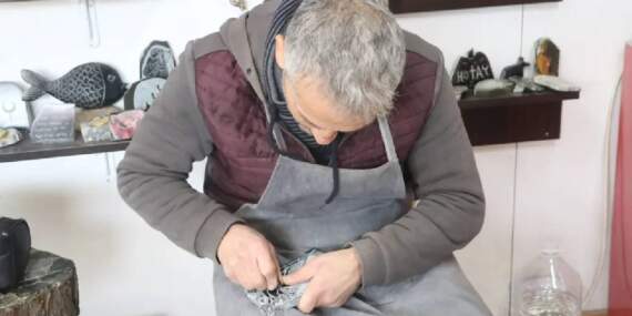 Hobi diye başladı hayal edemeyeceği noktaya ulaştı! 25 yıllık emek: Ekmeğini gerçekten ‘Taştan’ çıkarıyor