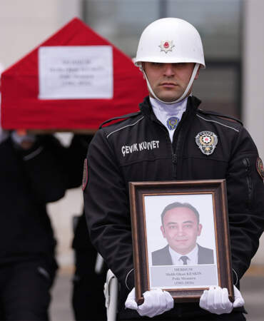 Araç muayene istasyonundaki kavga ölümle bitti: Polis memuru hayatını kaybetti