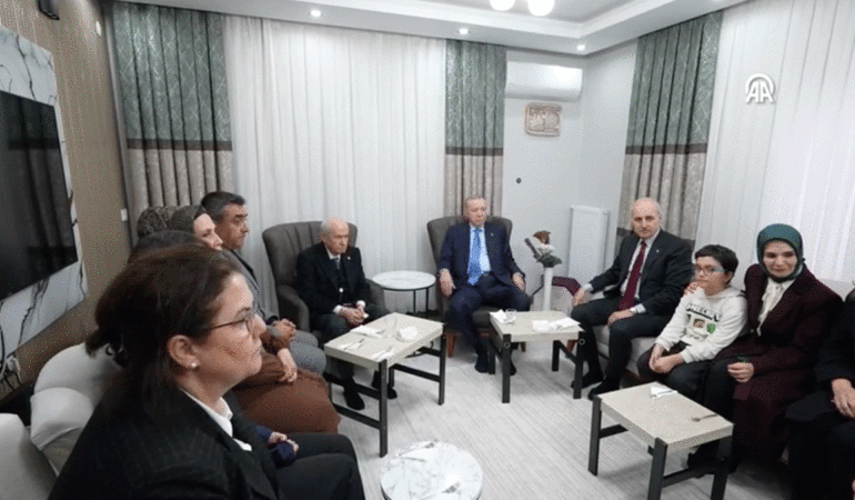 Erdoğan Osmaniye’de: Depremzede Solak ailesini yeni evlerinde ziyaret etti
