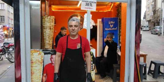 Türkiye’de döner 200 TL, Kilis’te 30 TL: İçecek fiyatına tavuk döner!
