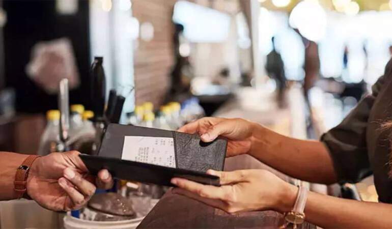 Servis ve kuver ücretini menüye yansıtanlara inceleme