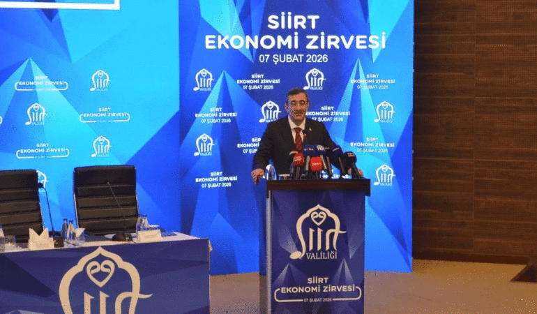 Cevdet Yılmaz Siirt Ekonomi Zirvesi’nde konuştu: “Silahların gölgesinde siyaset olmaz”