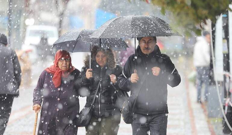 Yeni haftada yağışsız yer kalmayacak: Kuvvetli kar ve sağanak geliyor