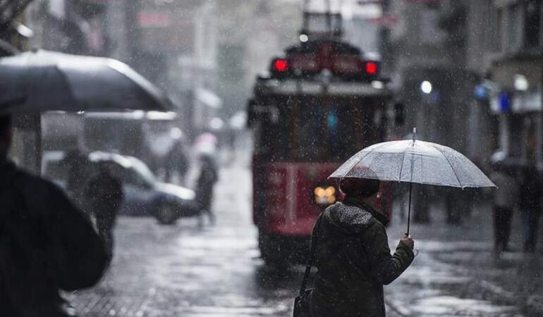 Meteoroloji’den 29 il için sağanak, 4 il için kar uyarısı: İstanbul’da yağış kuvvetleniyor
