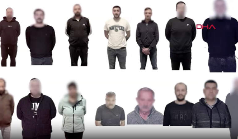 Yurt dışında aranan 15 suçlu Türkiye’ye getirildi