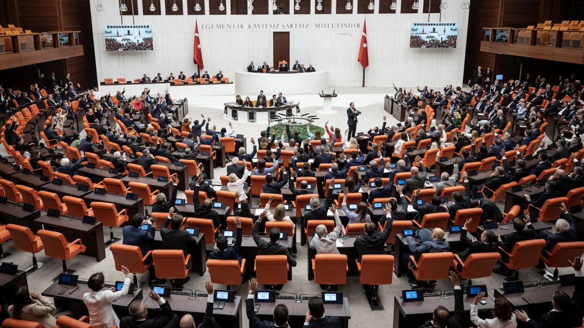Meclis, Avrupa’da sosyal medyaya yönelik denetim modellerini inceledi