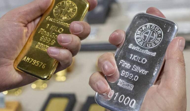 Fed belirsizliği emtiayı sarstı: Gümüş düştü, altın direndi