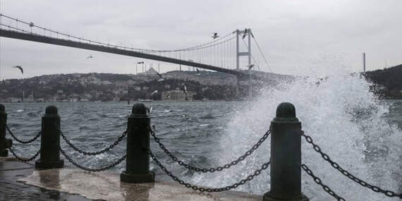 Valilikten İstanbul’a fırtına uyarısı: Saat verildi