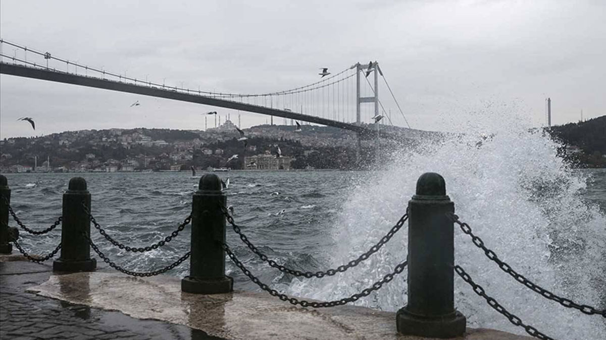 Valilikten İstanbul’a fırtına uyarısı: Saat verildi