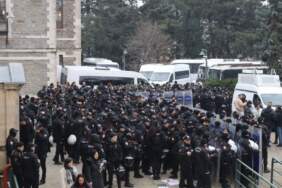 ‘Kulüp odası karart’: Boğaziçi Üniversitesi’nde protestoya polis müdahalesi
