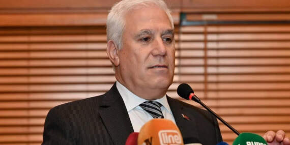 Mustafa Bozbey’den istifa iddialarına fotoğraflı cevap