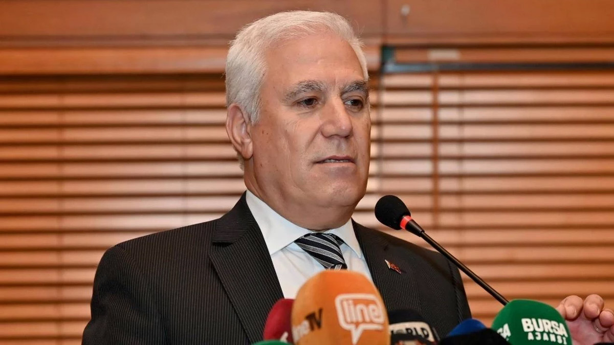 Mustafa Bozbey’den istifa iddialarına fotoğraflı cevap