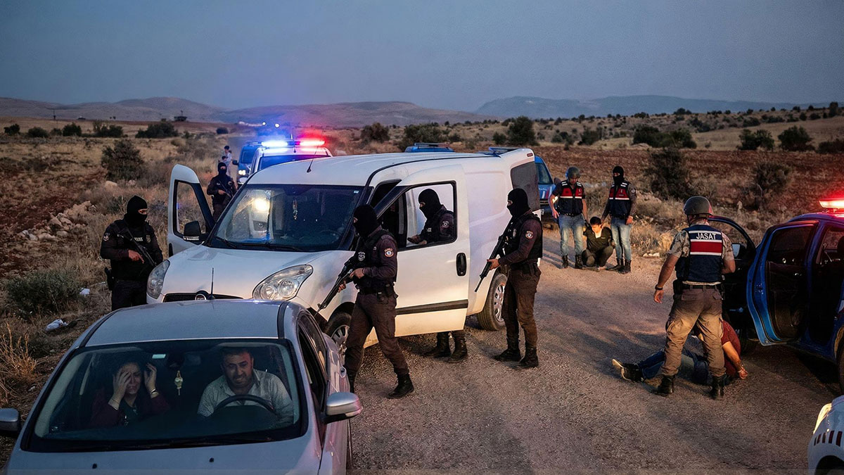 Kuyumcuları gasp etmeye çalışanlar jandarma personeli çıktı! Uzman çavuşlar gözaltına alındı