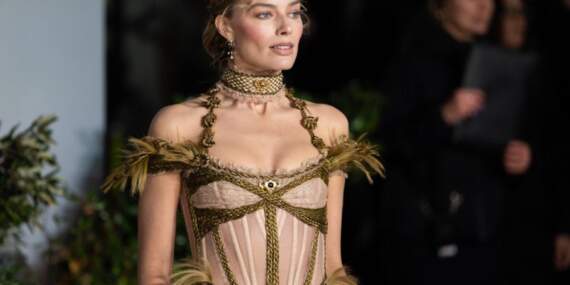 Margot Robbie’nin filtresiz karesi gündem oldu! “Shop olmadan tanıyamadık”
