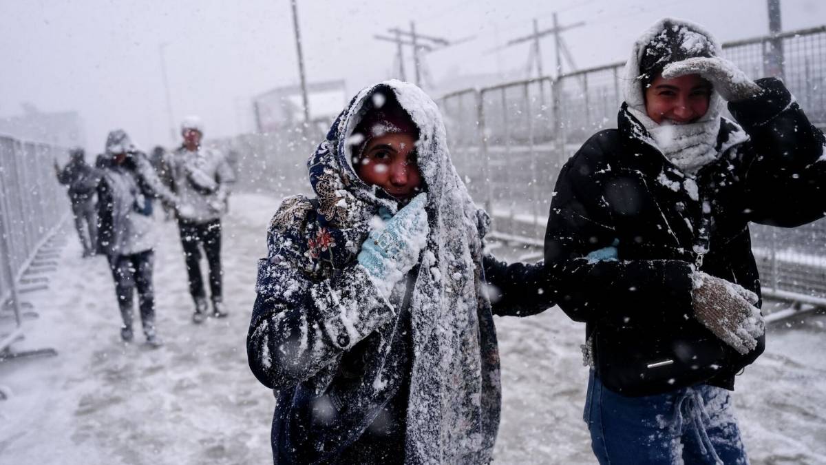 Meteorolojiden uyarı! Kar, fırtına, sağanak geliyor: 13 il için kritik uyarı