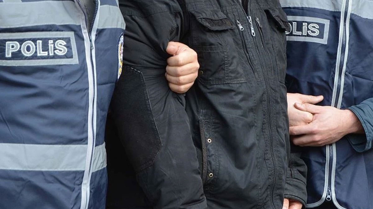 İzmir’de FETÖ operasyonu: 12 gözaltı