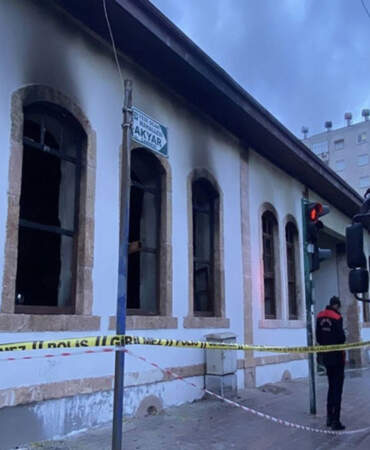 Bahçeli’nin eğitim gördüğü tarihi okulda yangın