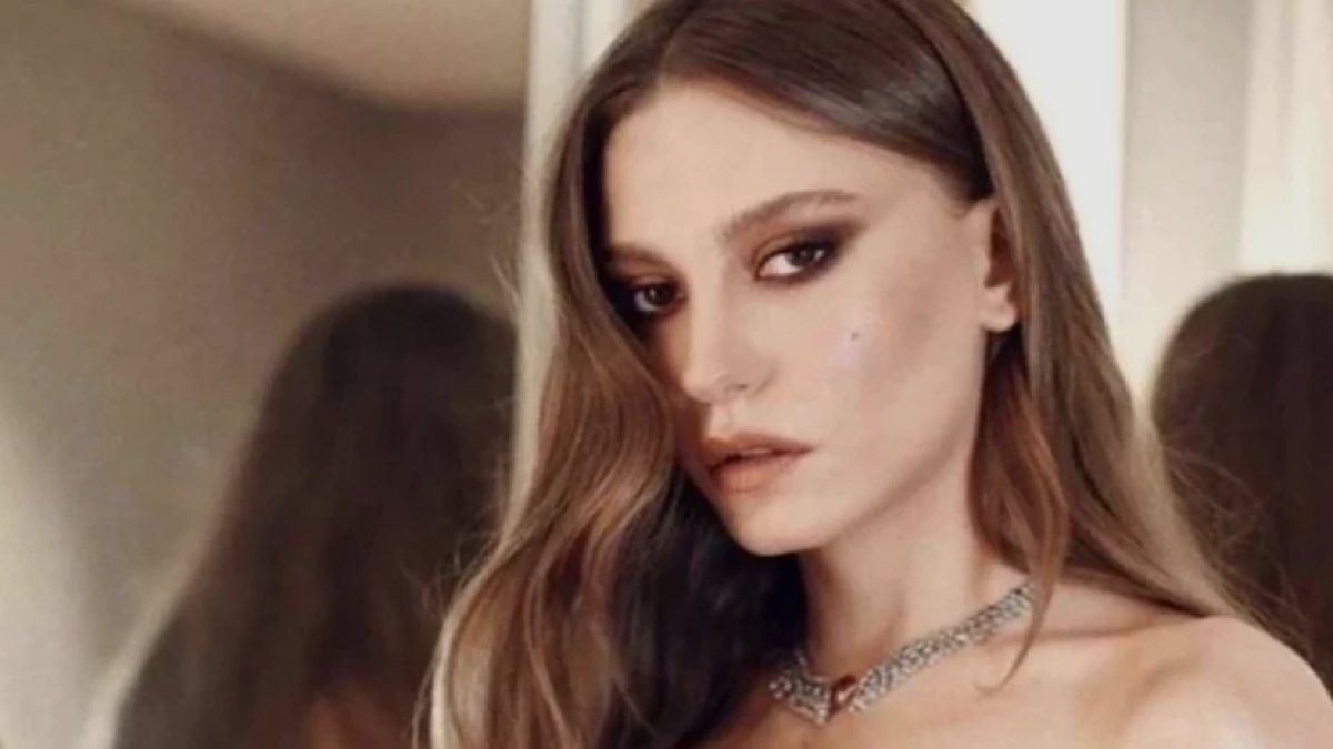 Serenay Sarıkaya yeni projesinde ters köşe yaptı! Ne dizi ne de dijital…