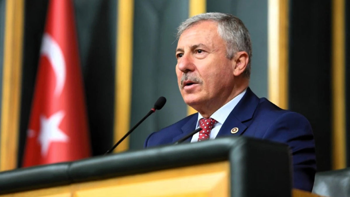 Özdağ’dan üniversitelerde yaş haddine ilişkin teklif: Akademisyenlerin emeklilik yaşı 72’ye çıkarılıyor