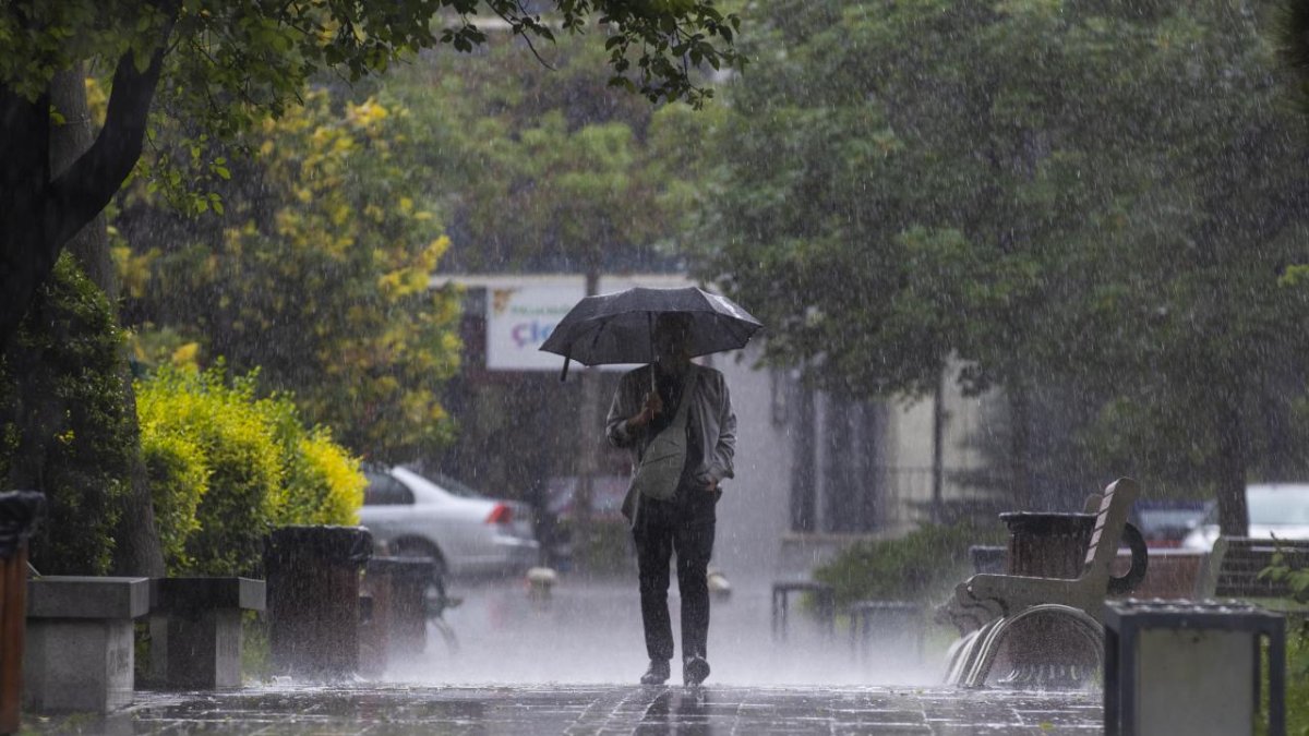 Meteoroloji’den 12 ile “sarı kodlu” alarm: Şiddetli yağış ve fırtına kapıda