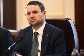 Gürlek yeni bakan yardımcılarını tebrik etti