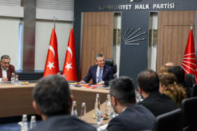 Özgür Özel, Diyarbakır sivil toplum heyetiyle görüştü