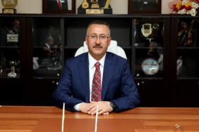 AK Parti’den Adapazarı Belediye Başkanı Mutlu Işıksu hakkında disiplin süreci: Yasak aşk iddiasıyla gündeme gelmişti