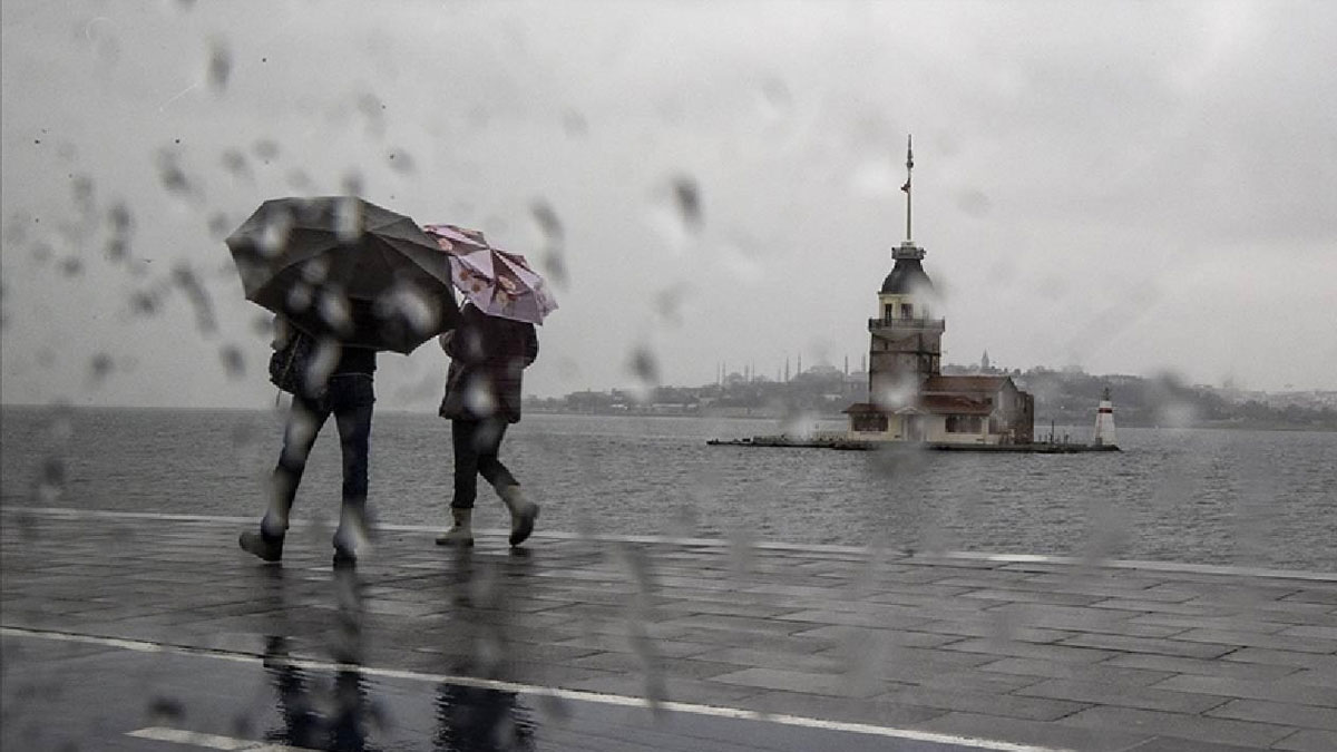 AKOM uyardı: İstanbul’a sağanak ve fırtına geliyor