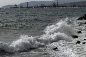 Lodos Ege ve Marmara’yı vurdu: Deniz ulaşımına fırtına freni
