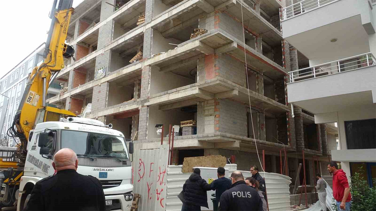 Antalya’da iş kazası! 22 yaşındaki işçi 5. kattan düştü