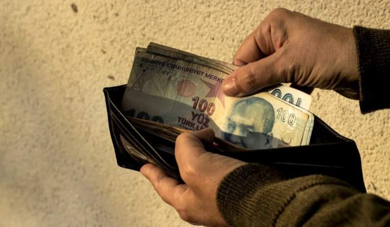 BES-AR: Yoksulluk sınırı 100 bin lira barajını aştı, asgari ücret açlık karşısında eridi