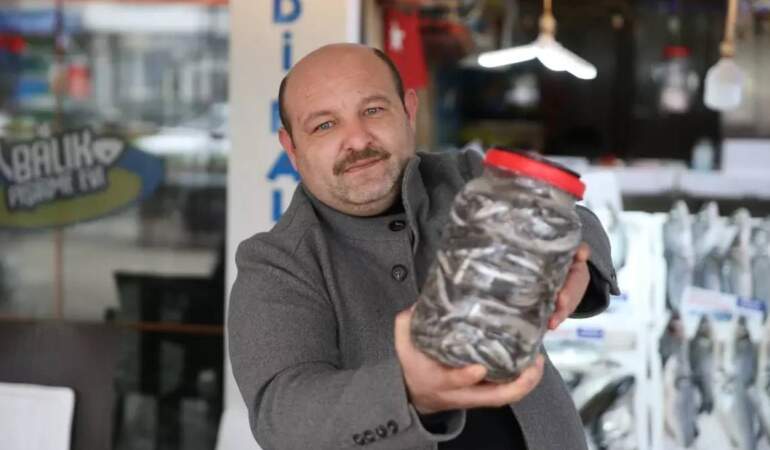 Kışın vazgeçilmez lezzeti yaza hazırlanıyor! Karadenizliler yapıyor, 1500 TL’ye satıyor! Kışın yemesi daha kârlı…