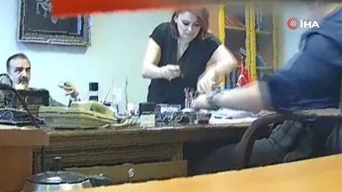 ‘Yenidoğan çetesi’ savcısını tehdit davasında karar