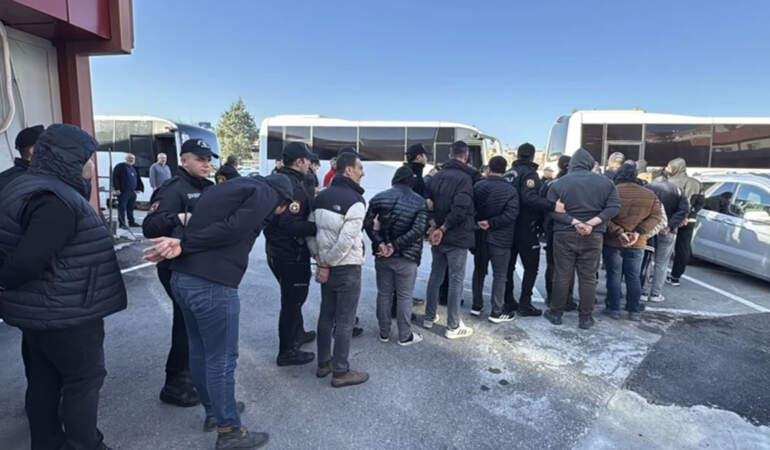 Uyuşturucu etkili hap ve kanser ilacı satışı yapanlara operasyon: 69 gözaltı