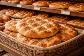 İstanbullunun beklediği tarife netleşti: Halk Ekmek 2026 Ramazan pidesi fiyatını ve gramajını duyurdu