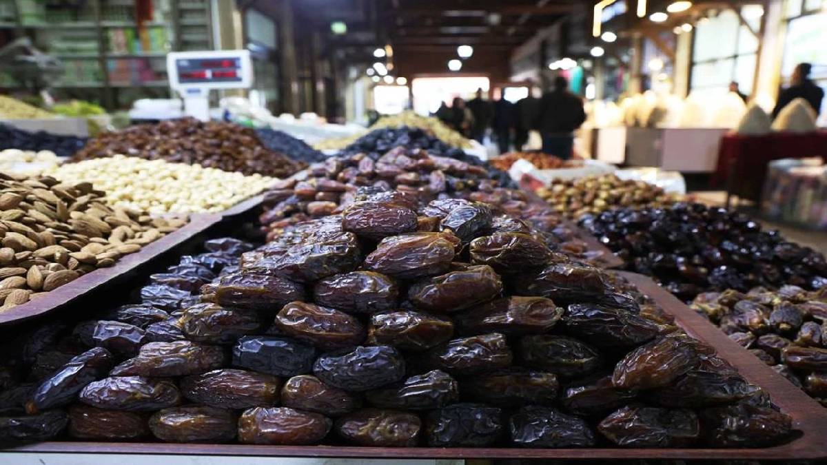 Hurma alırken rastgele davranmayın, bu kriterlere dikkat edin: Rengi, içeriği, muhafaza edilme şekli…
