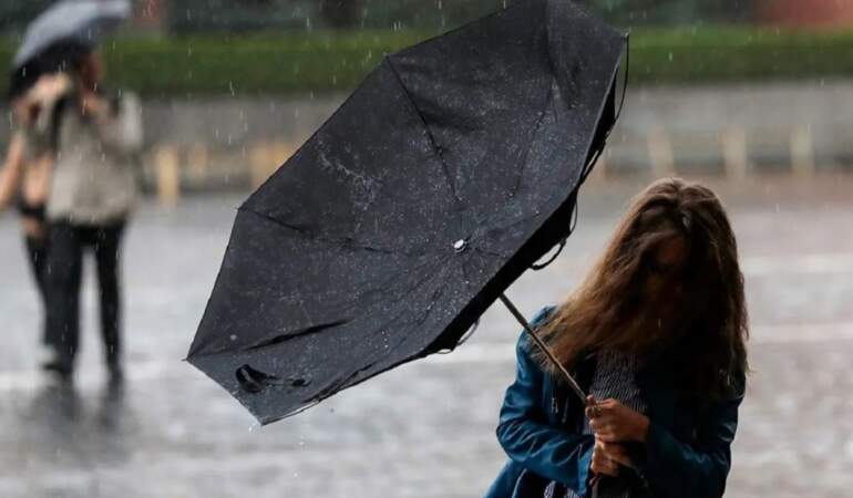 Meteoroloji uyardı: Fırtınayla birlikte kuvvetli sağanak geliyor