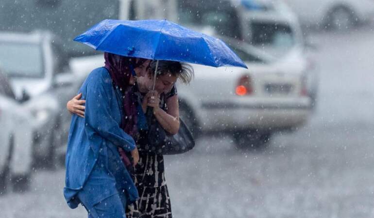 Yurt genelini soğuk hava dalgası vuracak: Kar, fırtına ve kuvvetli yağış kapıda