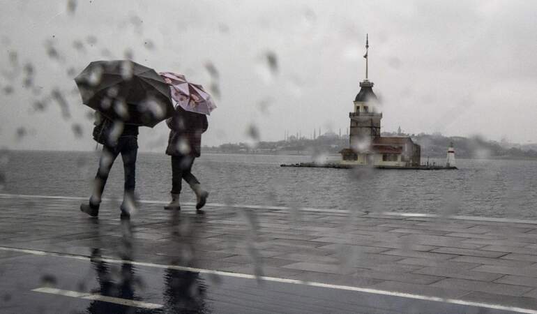 AKOM uyardı: İstanbul’da hafta boyunca yağış ve sert rüzgar bekleniyor