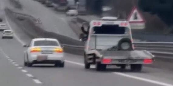 Tuzla’da trafik magandası dehşeti: Otomobile çarpıp sürücüyü darp etti