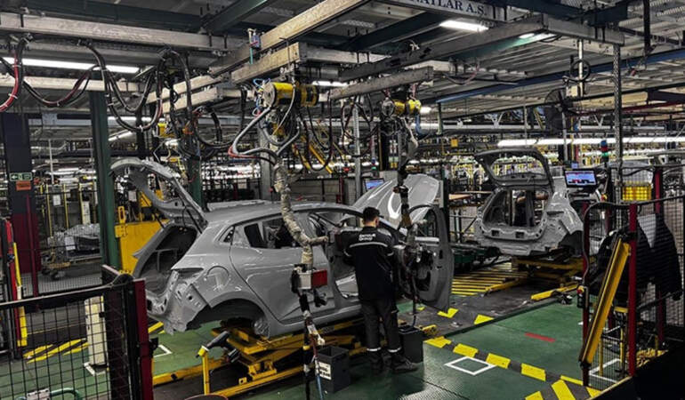 Renault’dan Türkiye’de elektrikli otomobil hamlesi: Batarya için Togg’un üreticisi Siro ile görüşülüyor