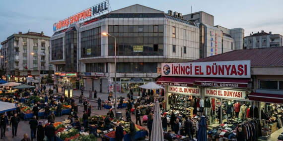Alışveriş merkezleri krizde mi? AVM’ler neden kapanıyor? Tüketici rotasını ikinci el pazarına çevirdi