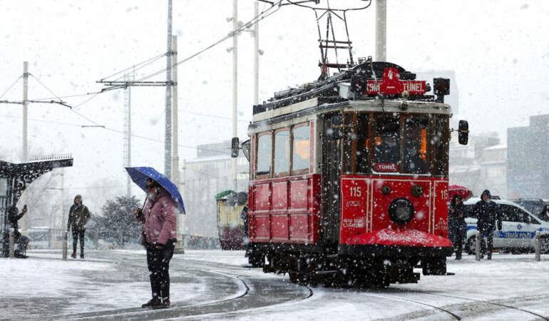 Meteoroloji uyardı: İstanbul ve Ankara’ya kar geliyor