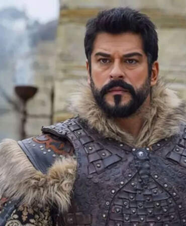 Burak Özçivit Eyüpsultan’da 30 daireyi tek seferde aldı