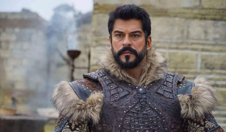 Burak Özçivit Eyüpsultan’da 30 daireyi tek seferde aldı