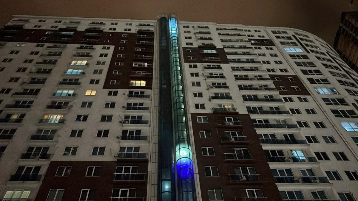 Esenyurt’ta sitede silah sesleri: 2 kişinin cesedi koridorda bulundu