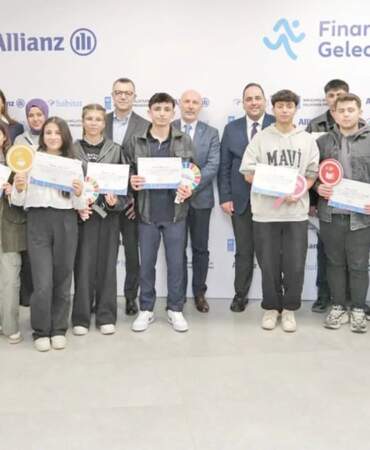 ‘Finansla Gelecek’ seferberliği başladı: ‘Influencer’lar gençlere fazla para harcatıyor